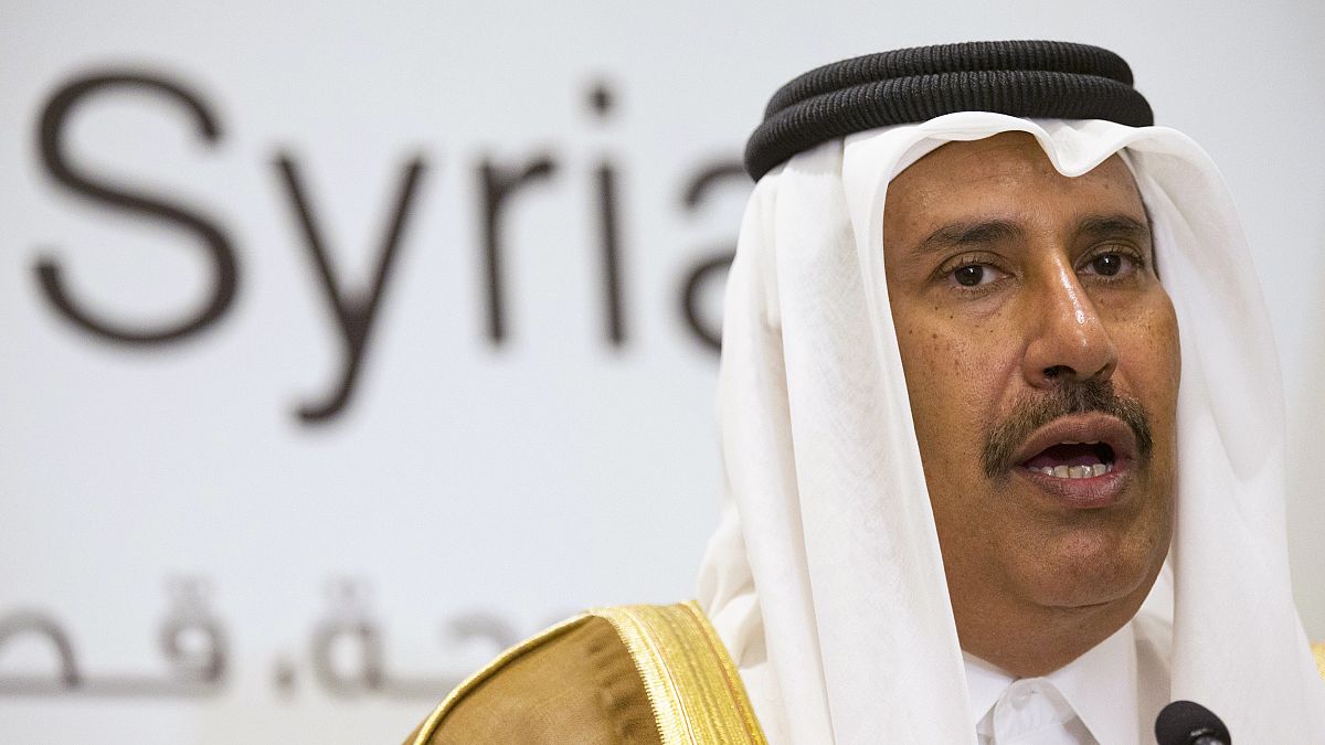 رئيس وزراء قطر السابق يدعو للتعايش مع إيران وضاحي خلفان يرد