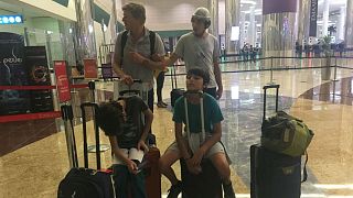 Une famille débarquée d'un avion en raison de leur fils épileptique