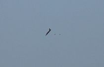 داعش  ينشر صورا لما يقول إنها جثة طيار سوري