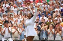 الأمريكية سيرينا ويليامز تحتفل بالفوز على يفجينيا رودينا والتأهل