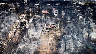 Aldeia costeira de Mati devastada pelos incêndios