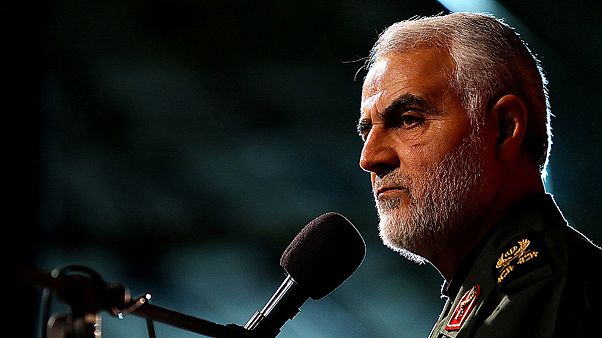 قاسم سلیمانی: ترامپ قمار باز! من خودم به تنهایی در مقابلت میایستم قاسم سلیمانی: ترامپ قمار باز! من خودم به تنهایی در مقابلت میایستم