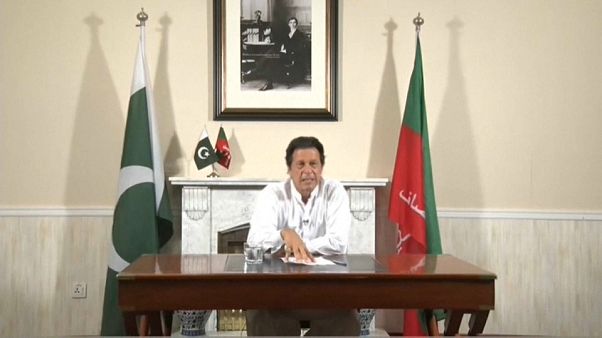 Imran Khan se autoproclama primer ministro de Pakistán Imran Khan se autoproclama primer ministro de Pakistán