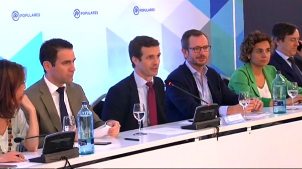 Sonrisas, plantones y amenazas en la presentación de la nueva cúpula del PP Sonrisas, plantones y amenazas en la presentación de la nueva cúpula del PP