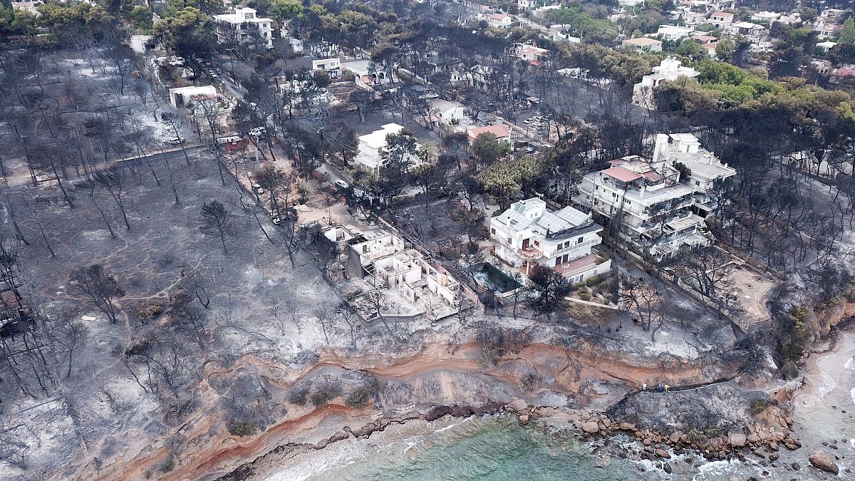 Vue aérienne de Mati en Grèce, dévastée par les incendies de forêt