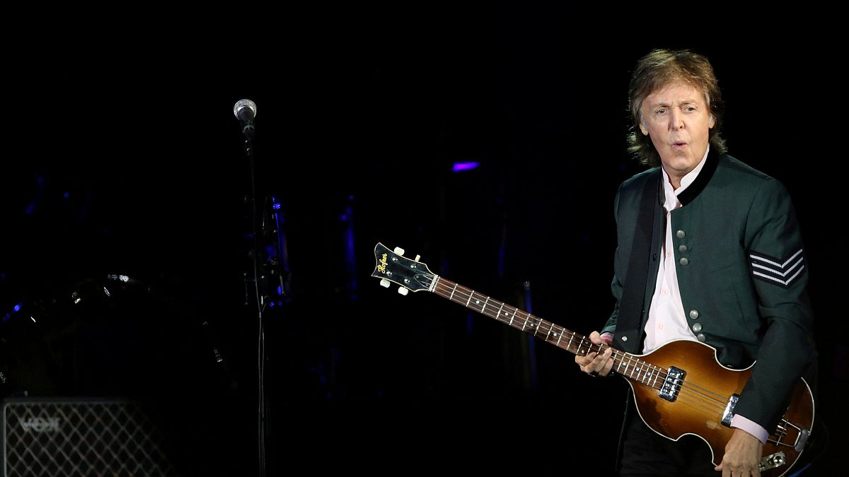 Paul McCartney de regresso à "caverna" de Liverpool