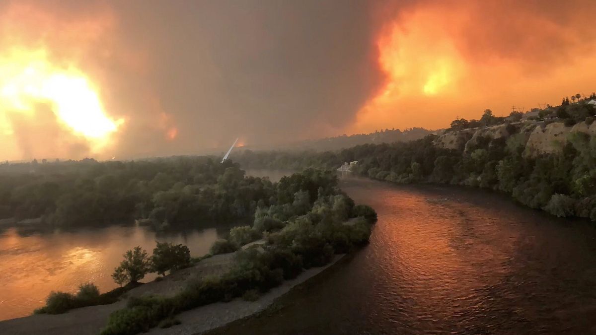 Kaliforniya'daki orman yangını kontrol altına alınamıyor