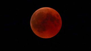 ¿Te has perdido la luna roja? las mejores imágenes del eclipse lunar total