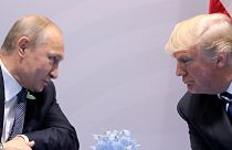 ترامب ينفي معرفته باجتماع ابنه مع الروس ويرحب بدعوة بوتين لزيارة موسكو