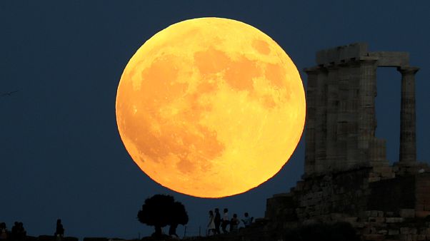 10 Fotos vom Blutmond während der Mondfinsternis 10 Fotos vom Blutmond während der Mondfinsternis