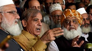 مخالفان عمران خان در اعتراض به نتیجه انتخابات تهدید به تظاهرات خیابانی کردند