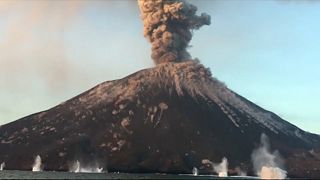 Endonezya: Anak Kratakatau volkanı patladı