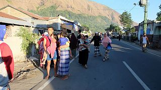 زلزله ۶.۴ ریشتری جان دستکم ۱۰ نفر را در اندونزی گرفت