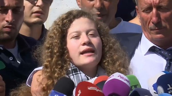Palästinensische Aktivistin Ahed Tamimi (17) aus der Haft entlassen Palästinensische Aktivistin Ahed Tamimi (17) aus der Haft entlassen