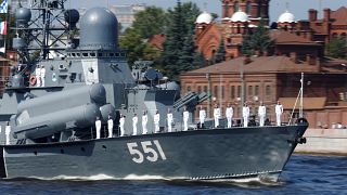 رژه نیروی دریایی روسیه در حضور پوتین