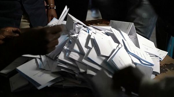 Présidentielle au Mali : l'heure du dépouillement Présidentielle au Mali : l'heure du dépouillement