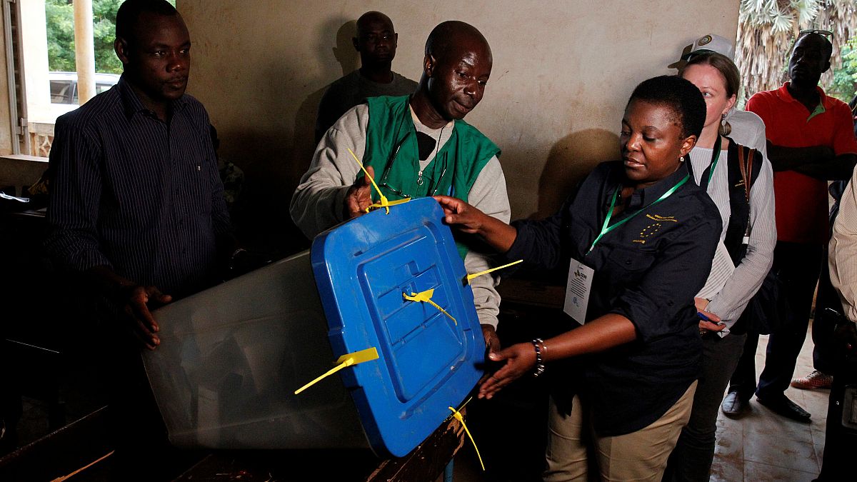Präsidentenwahl in Mali: Stimmen werden ausgezählt