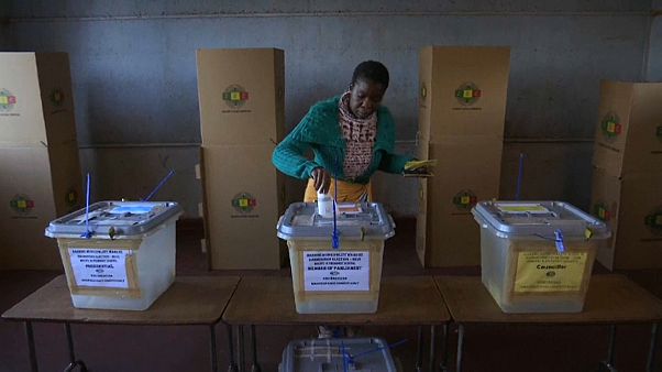 Simbabwe: Erste Wahl nach Mugabe-Rücktritt Simbabwe: Erste Wahl nach Mugabe-Rücktritt