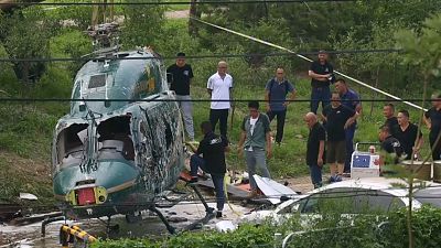 Helicóptero cai na China e todos saem ilesos