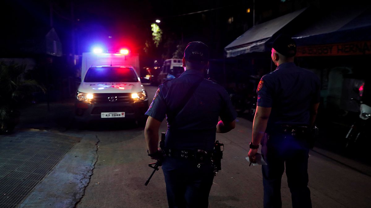 Başkan Duterte'nin barış teklif ettiği Ebu Sayyaf'tan intihar saldırısı: 11 ölü