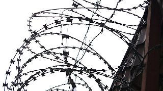 Fransa: Tavandan delik açarak cezaevinden firar eden mahkumlar yakalandı