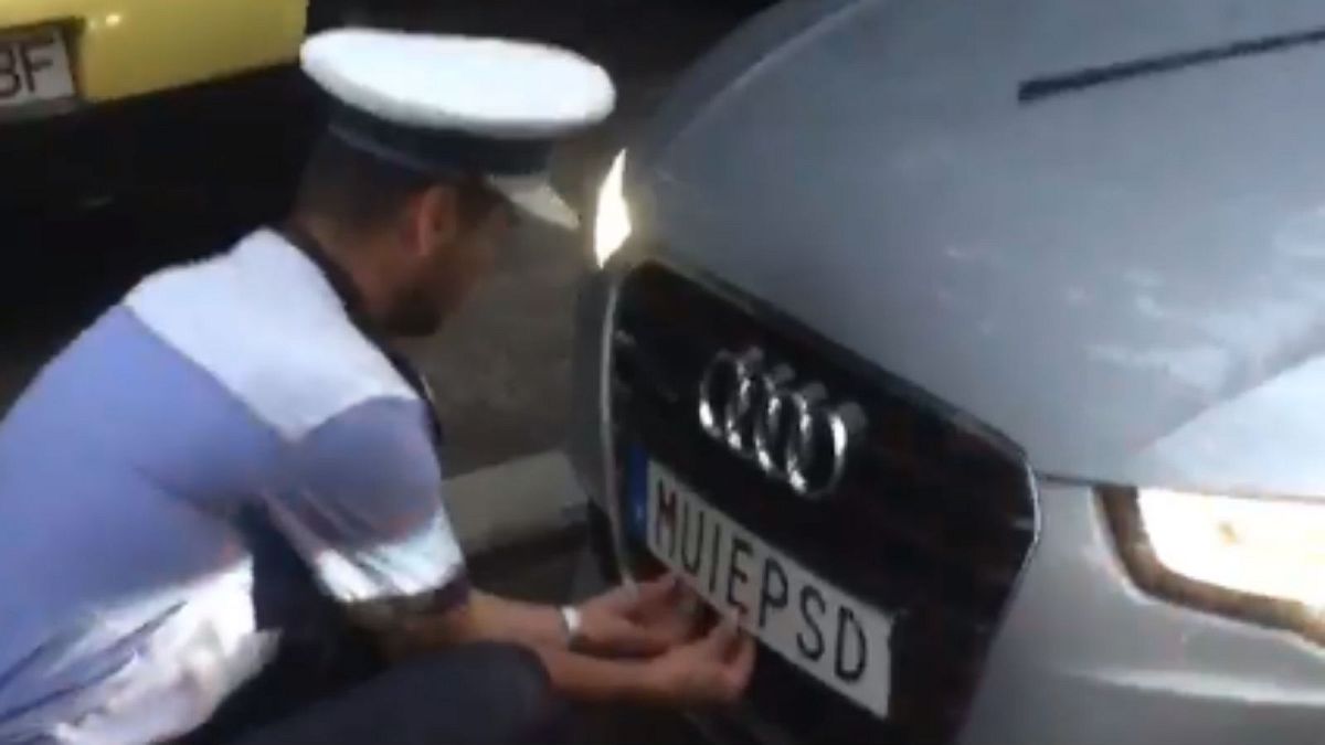 Police remove Razvan Stefanescu 's number plate