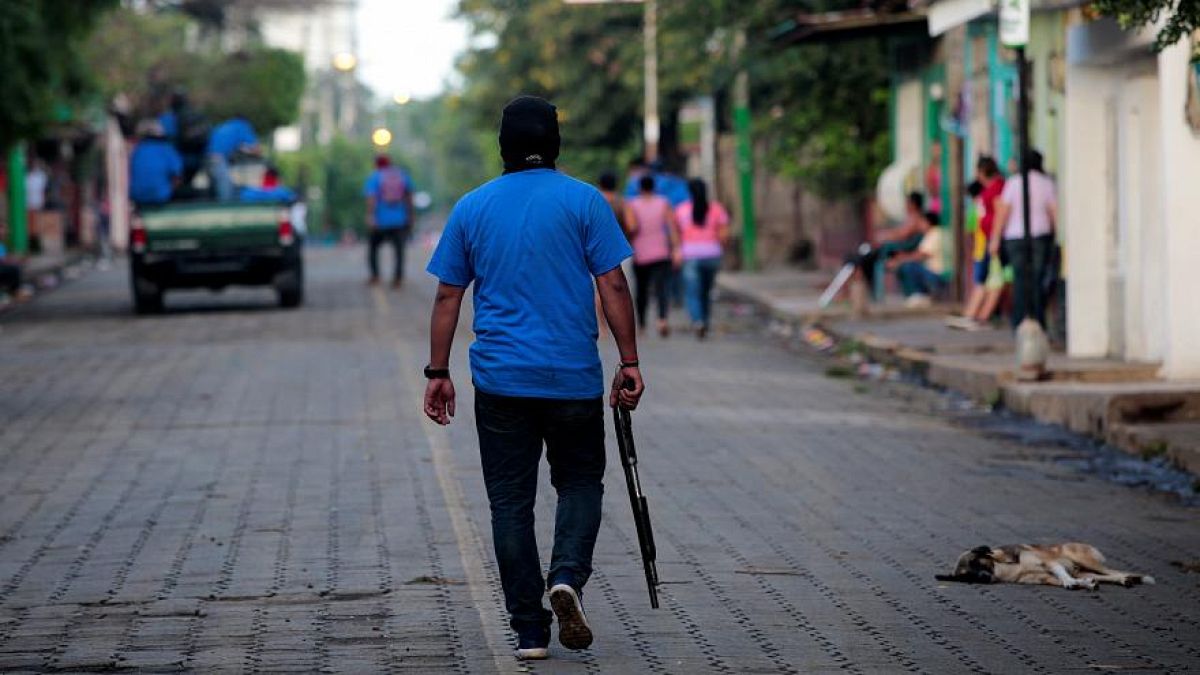 Ortega nennt gewalttätige Paramilitärs "freiwillige Polizisten" - Exklusiv-Interview