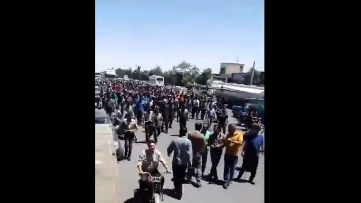 اعتصاب و راهپیمایی در اصفهان در اعتراض به وضعیت اقتصادی