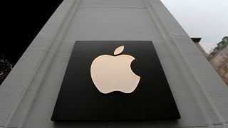 Apple gana un 32% más y mejora expectativas