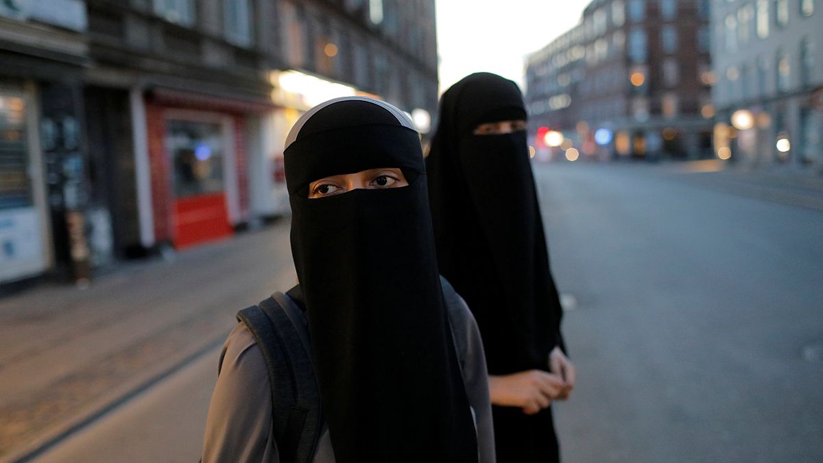 Usar o véu integral passa a dar multa na Dinamarca