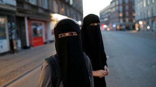 Usar o véu integral passa a dar multa na Dinamarca