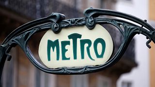 MIlhares de passageiros retidos no metro de Paris