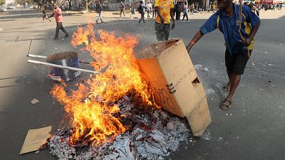 In Simbabwe protestieren Anhänger der Opposition.
