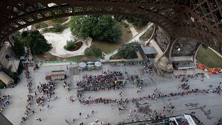 Nach 3 Std.-Schlangen: Eiffelturm in Paris geschlossen
