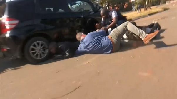 Ζιμπάμπουε: Οδομαχίες στρατού και διαδηλωτών στην πρωτεύουσα Ζιμπάμπουε: Οδομαχίες στρατού και διαδηλωτών στην πρωτεύουσα