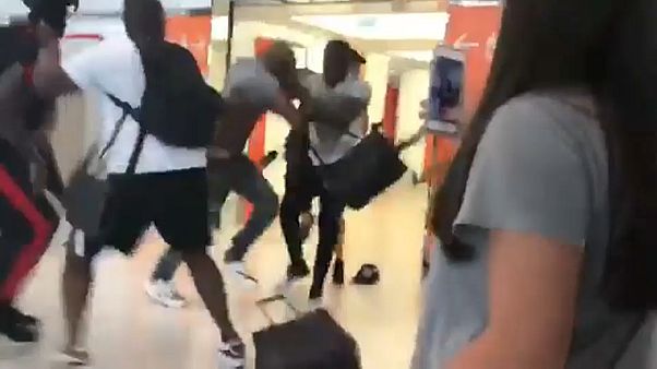 Les rappeurs français Booba et Kaaris toujours en garde à vue Les rappeurs français Booba et Kaaris toujours en garde à vue