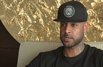 Der Rapper Booba in einem Interview