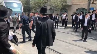يهود متطرفون يتظاهرون تضامناً مع شاب رفض التجنيد بالجيش الإسرائيلي