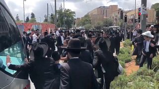 Ultra-Ortodoks Yahudiler'den zorunlu askerlik protestosu