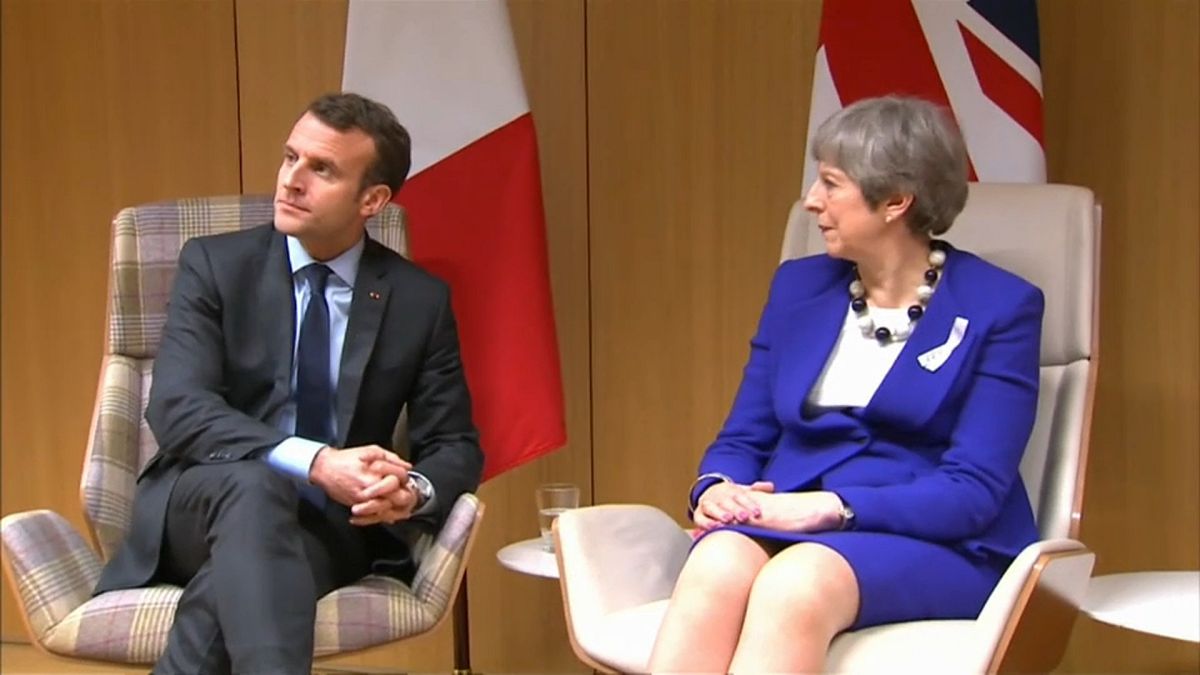 May y Macron, cena en la Costa Azul con el Brexit como plato principal