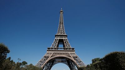 Eiffelturm wieder für Besucher geöffnet