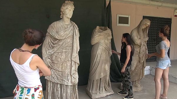 Estátuas gregas com 2 mil anos descobertas na Turquia Estátuas gregas com 2 mil anos descobertas na Turquia