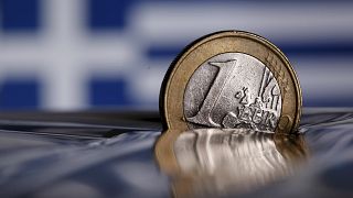 Economist: Η Ελλάδα έχει ακόμα μαραθώνιο μπροστά της