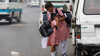 Pakistan: Kız çocuklarının eğitimine karşı çıkanlar 12 okula saldırdı