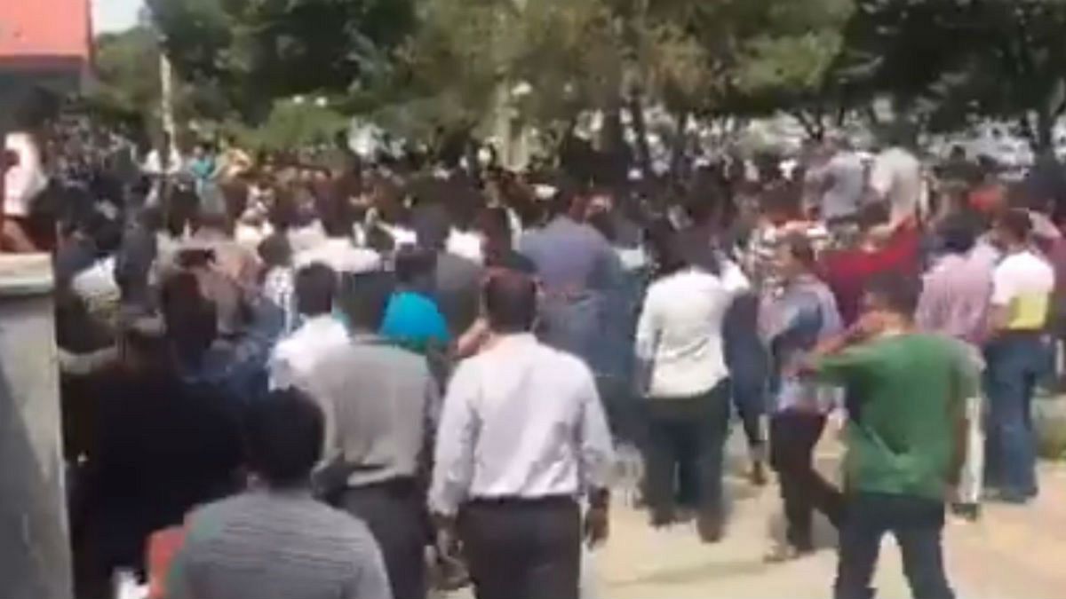 چهارمین شب ناآرامی‌‌ در ایران؛ هجوم معترضان به حوزه علمیه کرج