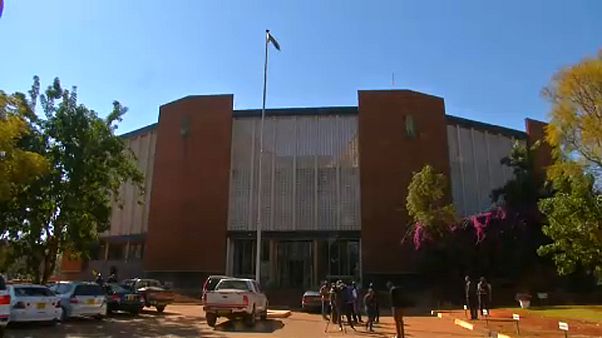 27 ellenzékit állítottak bíróság elé Zimbabwéban 27 ellenzékit állítottak bíróság elé Zimbabwéban