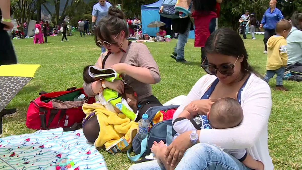 شاهد: الكولومبيات يحتفلن بيوم "الإرضاع" في الأماكن العامة