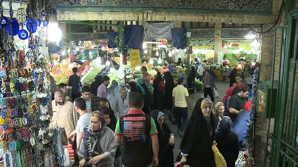مردم و نگرانیهای اقتصادی؛ گزارش اختصاصی یورونیوز از تاثیر تحریمهای آمریکا بر زندگی روزمره مردم و نگرانیهای اقتصادی؛ گزارش اختصاصی یورونیوز از تاثیر تحریمهای آمریکا بر زندگی روزمره