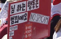 Masiva protesta en Seúl para denunciar el uso de cámaras espías con fines pornográficos