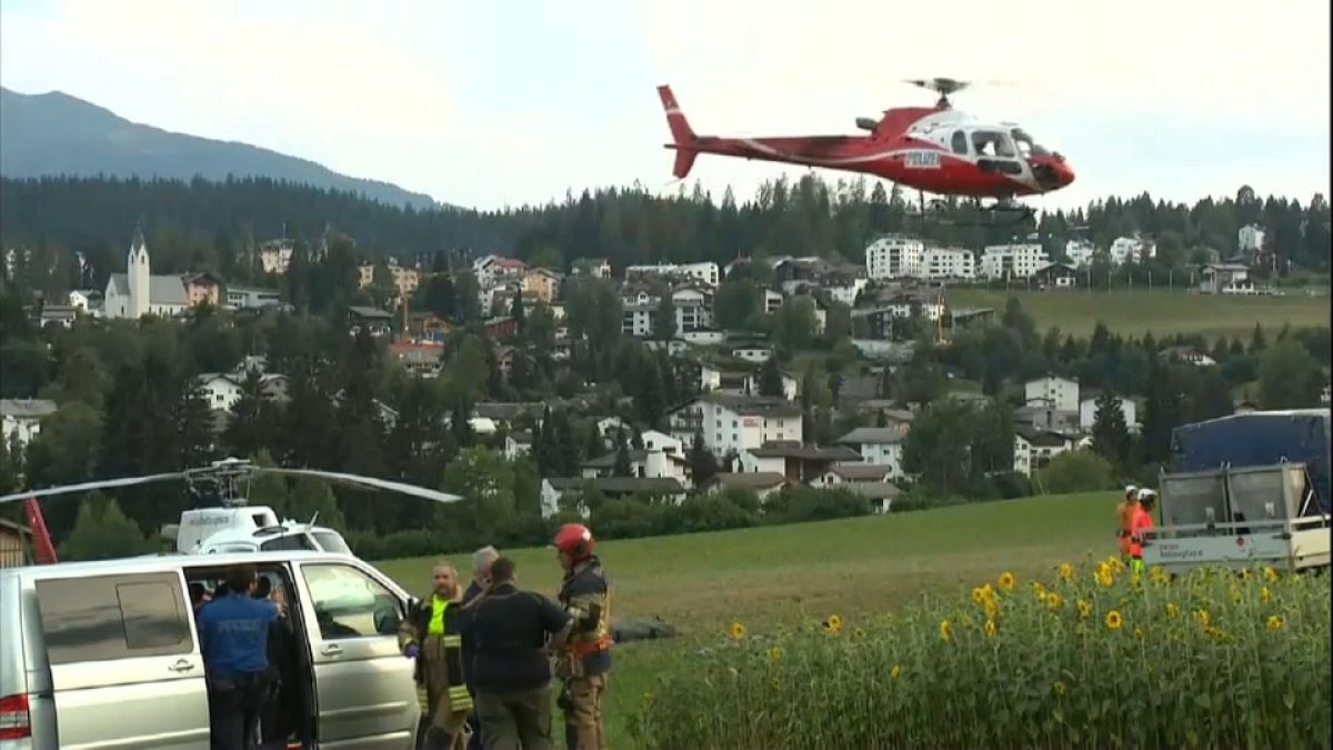 Suisse : les 20 passagers de l'avion militaire de collection qui s'est écrasé samedi sont tous morts